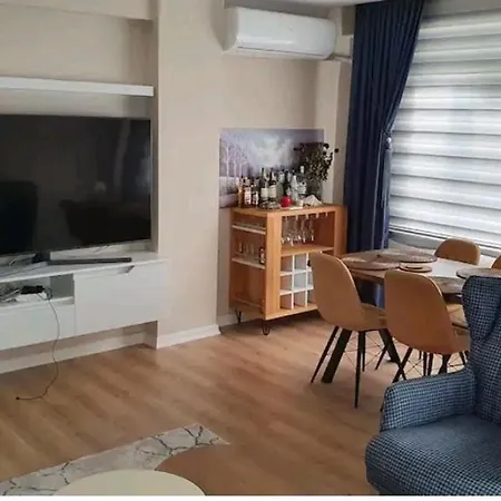 דירה 3 Minutes To Konyaalti Beach 3+1